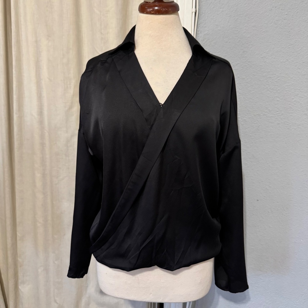 Kenneth Cole New York Black Career Wrap Long Sleeve V Neck Blouse Top XS Elegant